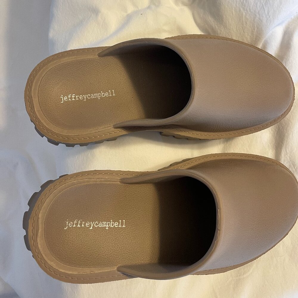 Jeffrey Campbell Clogge Taupe sz 10